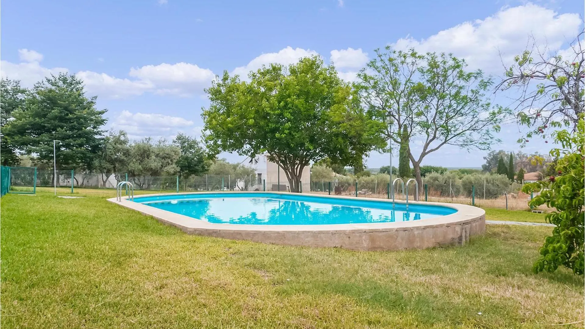 Lovely Home In Arahal Sevilla With Wifi Moron de la Frontera Spain
